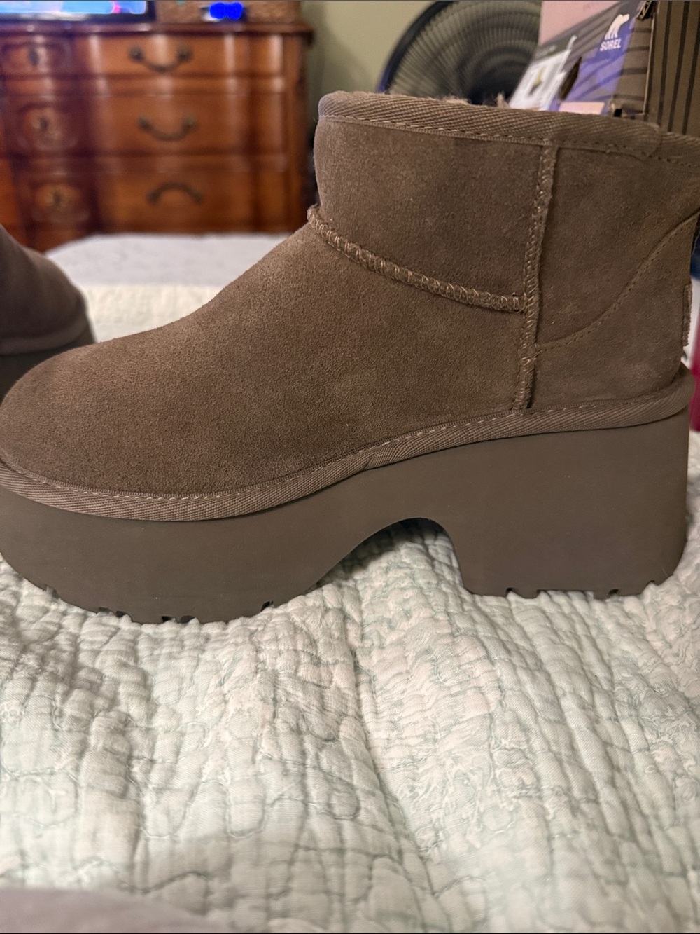UGG Womans  Short Suede Boots in Brown with Shearling Trim - Picture 2 of 7